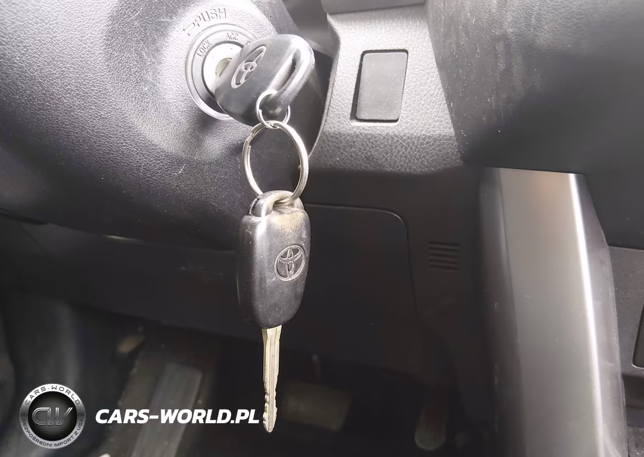 2017 Toyota Rav4 Le VIN:JTMZFREV5HJ710242 - 11