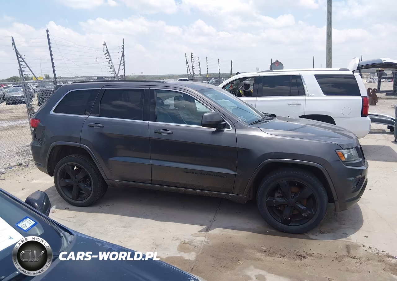 2015 Jeep Grand Cherokee Altitude VIN:1C4RJFAG7FC208032 - 13