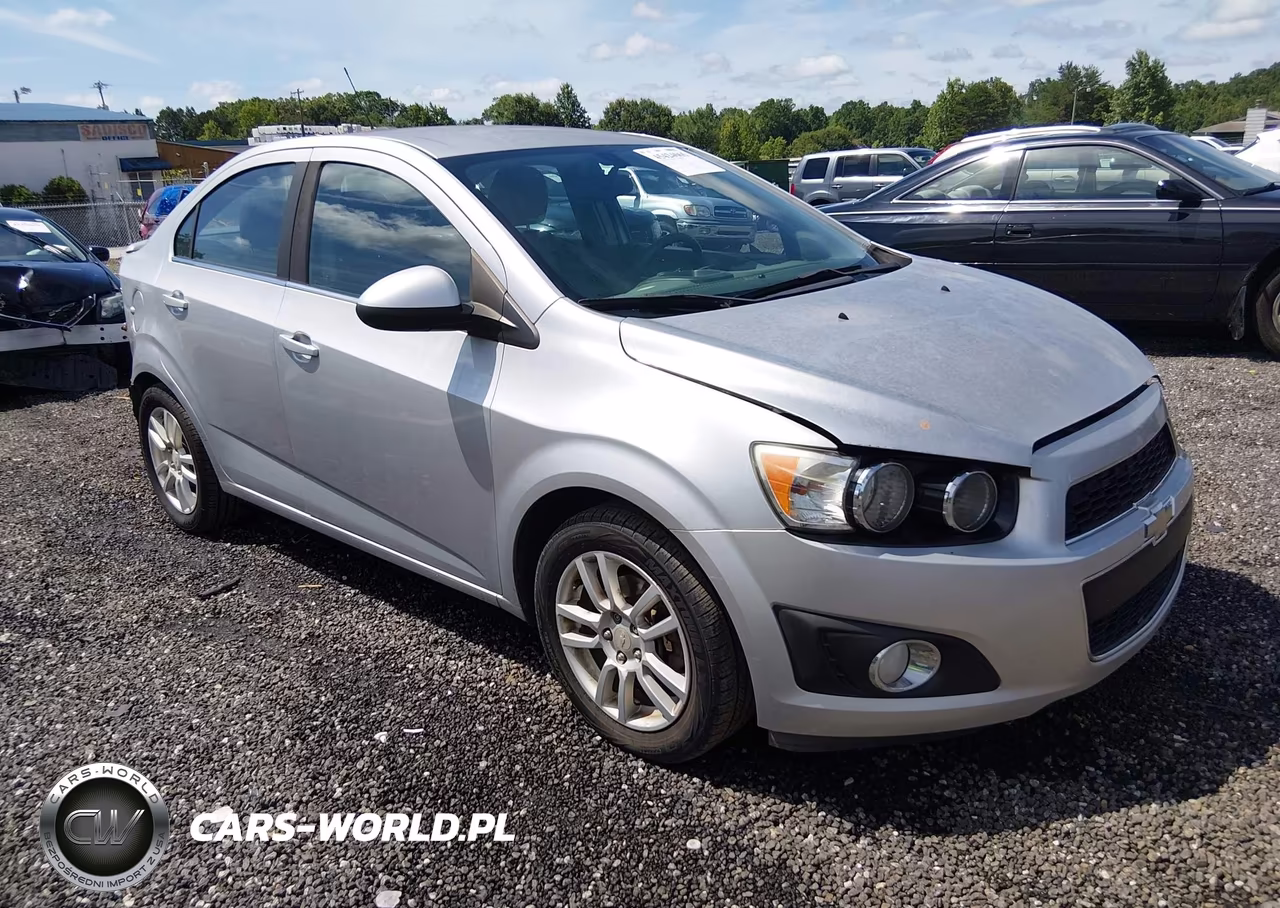 2015 Chevrolet Sonic Lt Auto – zdjęcie 1 z 17