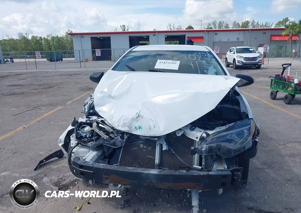 2017 Toyota Corolla Le VIN:5YFBURHE2HP670507 - 6
