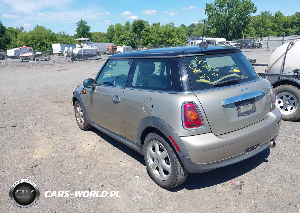 2007 Mini Cooper VIN:WMWMF33587TT56856 - 3