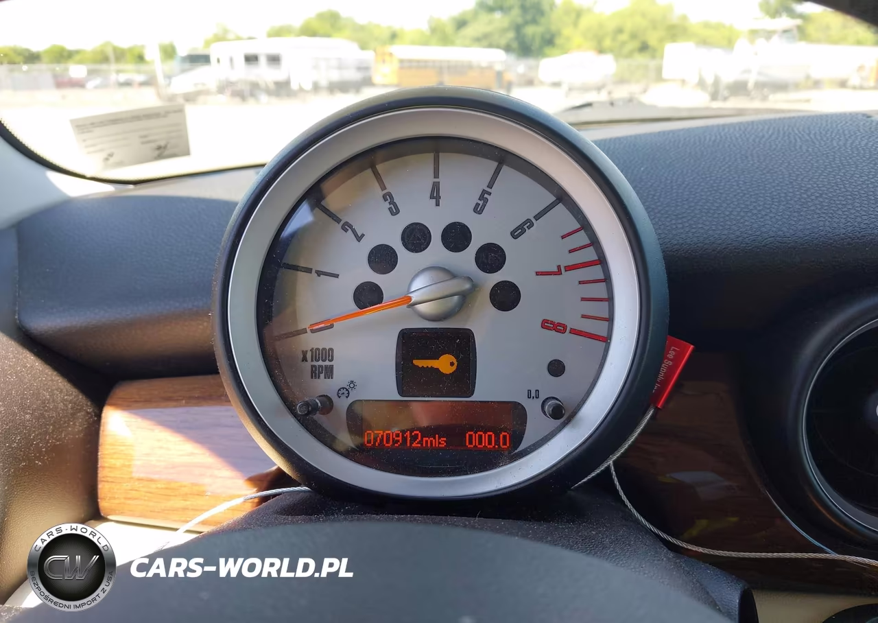 2007 Mini Cooper VIN:WMWMF33587TT56856 - 7