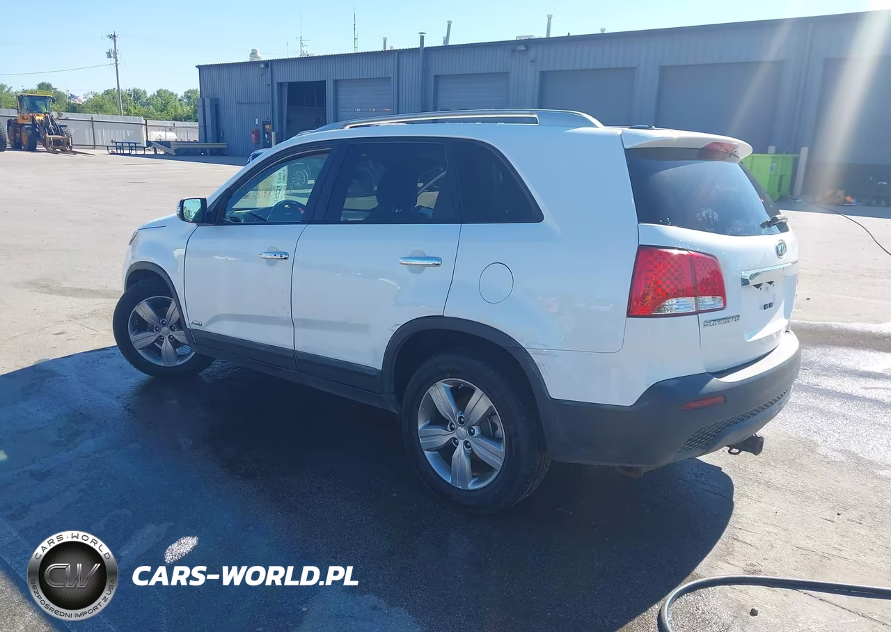 2013 Kia Sorento Ex V6 VIN:5XYKUDA28DG330165 - 3