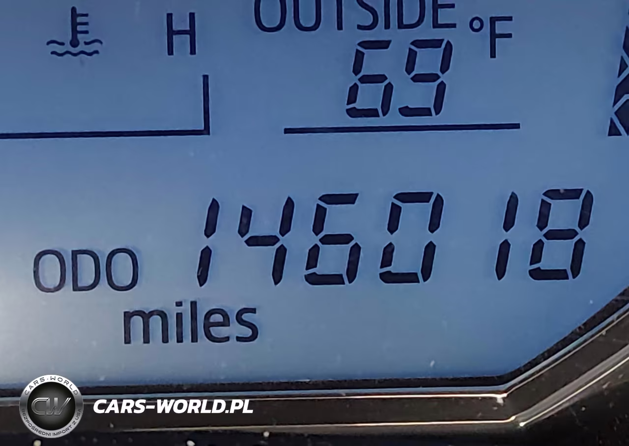 2015 Toyota Corolla Le Plus VIN:5YFBURHE6FP181265 - 18