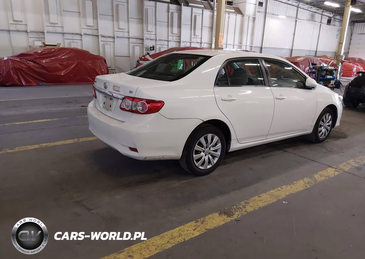 2013 Toyota Corolla Le VIN:JTDBU4EE2DJ121122 - 4