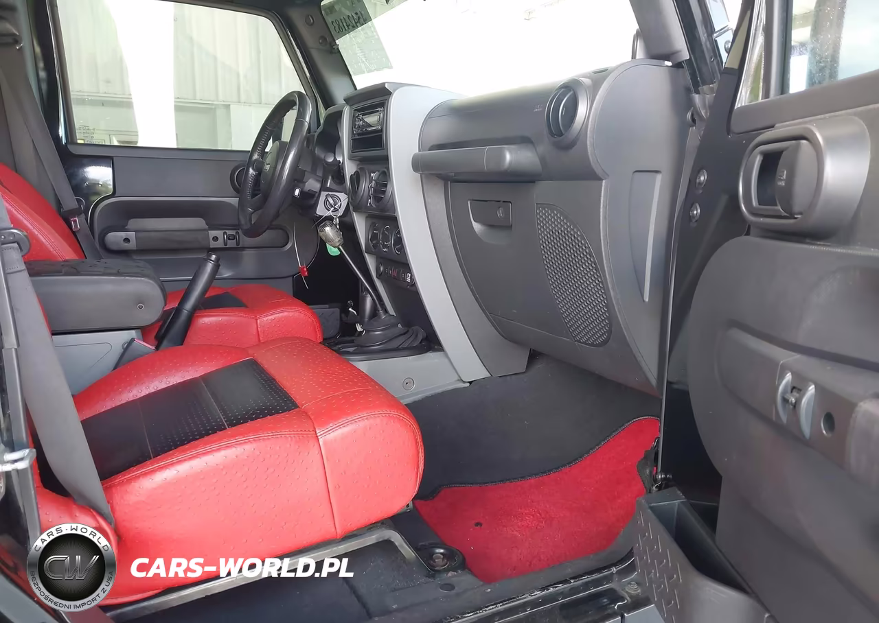 2008 Jeep Wrangler Unlimited Rubicon VIN:1J4GA69138L631808 - 5