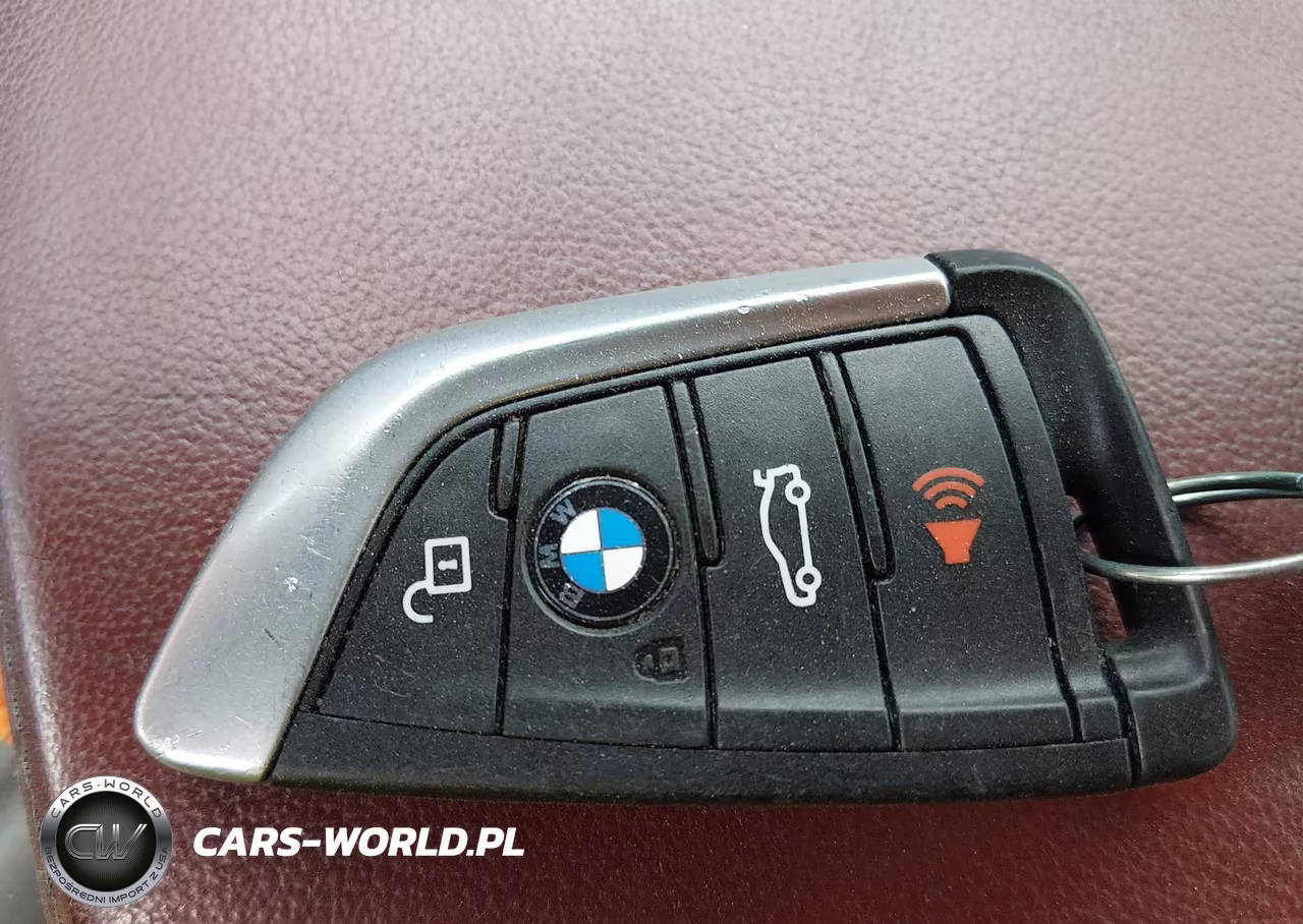 2019 BMW X4 xDrive30I VIN:5UXUJ3C52KLG56212 - 11