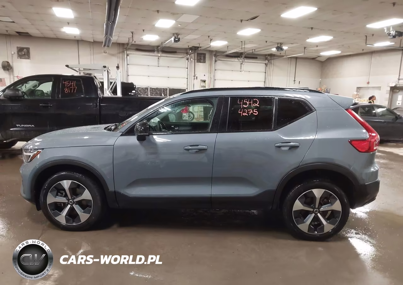 2023 Volvo Xc40 B5 Plus Dark Theme VIN:YV4L12UW8P2943219 - 14