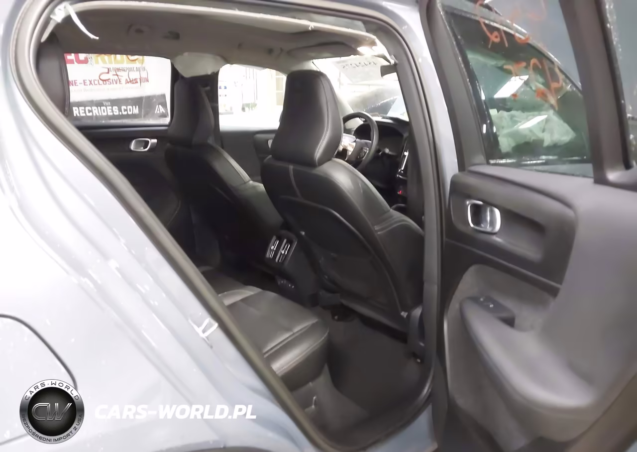 2023 Volvo Xc40 B5 Plus Dark Theme VIN:YV4L12UW8P2943219 - 8