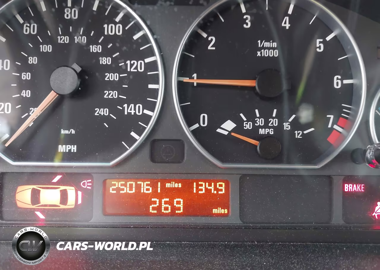 2005 BMW 330I VIN:WBAEV53405KM08400 - 16