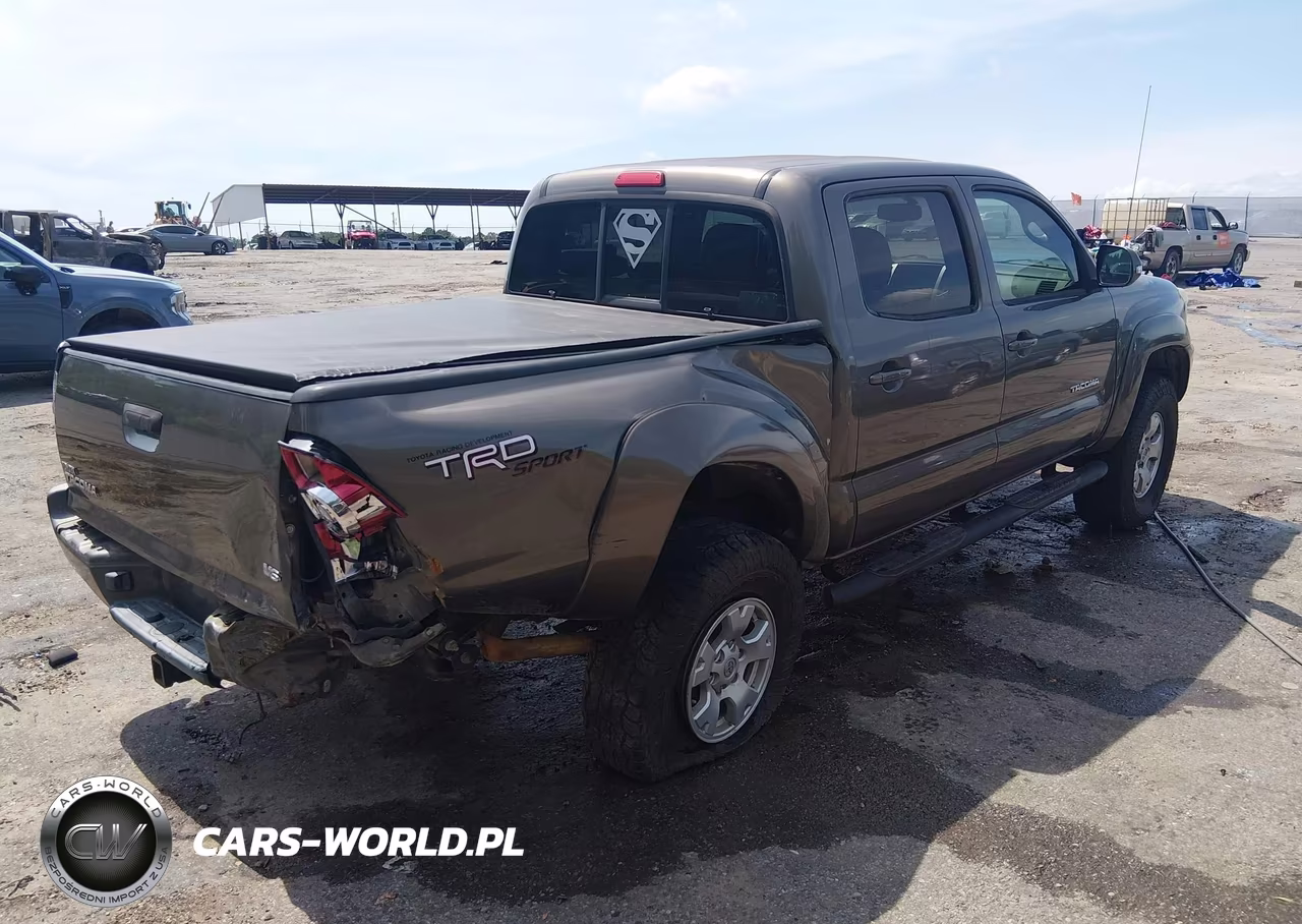 2013 Toyota Tacoma Base V6 VIN:5TFLU4ENXDX073774 - 4