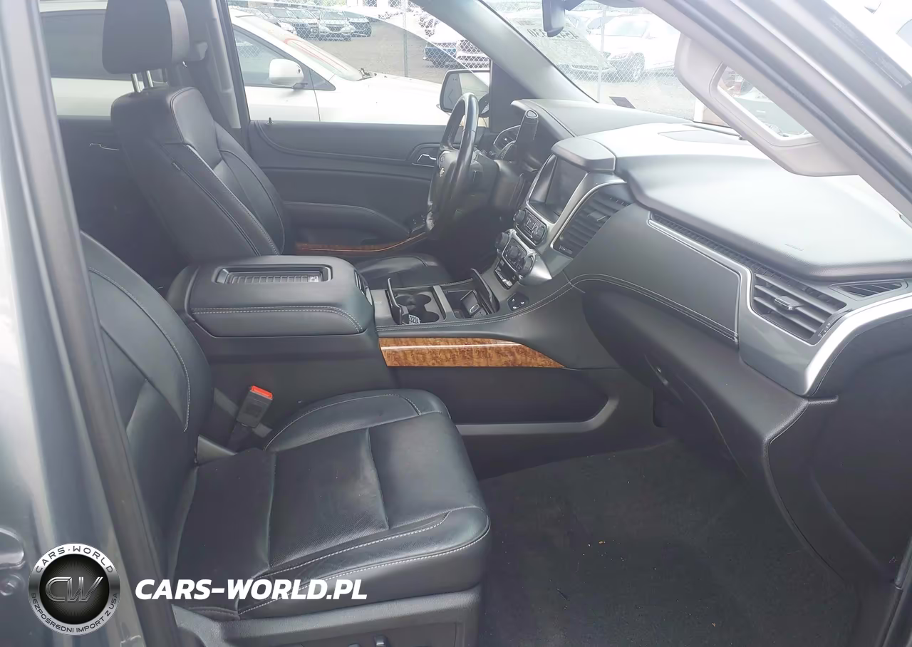 2018 Chevrolet Suburban Premier VIN:1GNSKJKC1JR297753 - 5