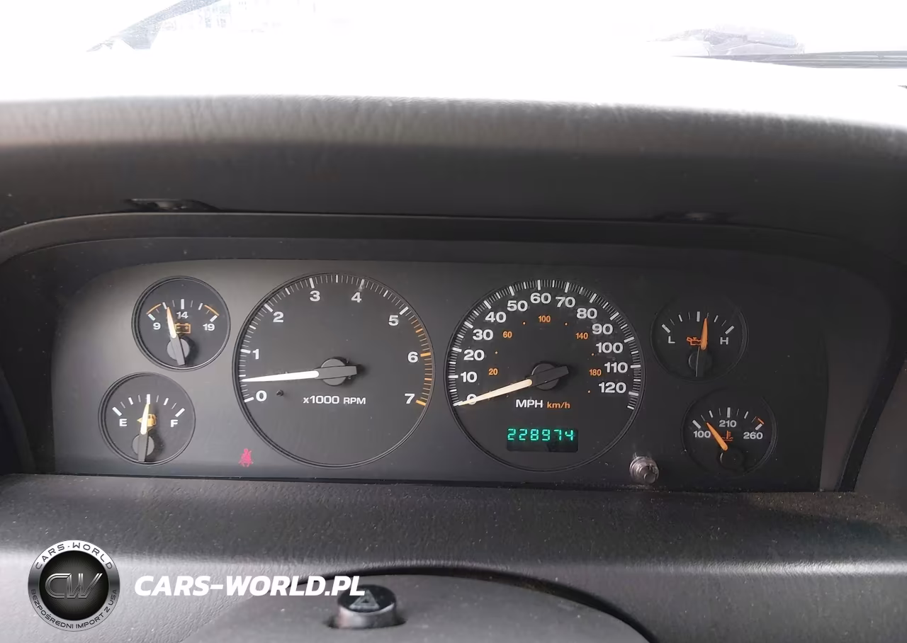 2004 Jeep Grand Cherokee Laredo VIN:1J4GW48S74C348919 - 7