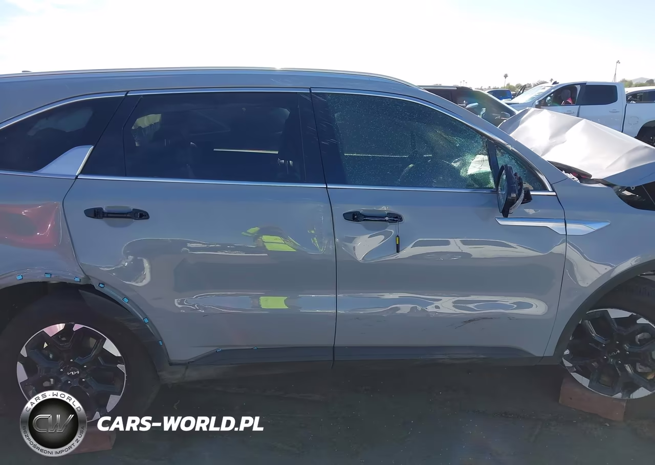 2025 Kia Sorento S VIN:5XYRL4JCXSG369007 - 14