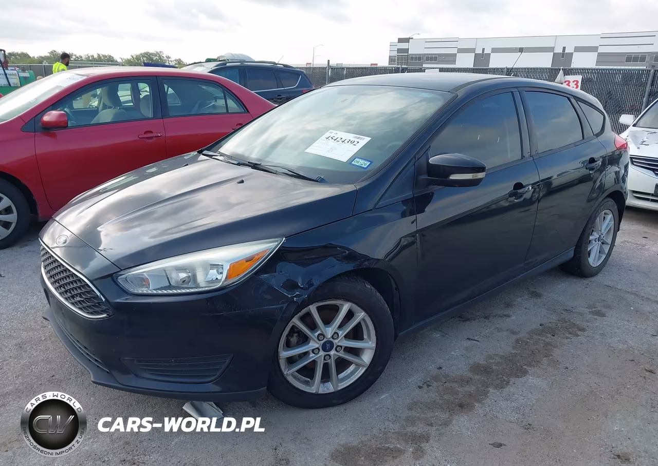 2015 Ford Focus Se VIN:1FADP3K28FL230430 - 2