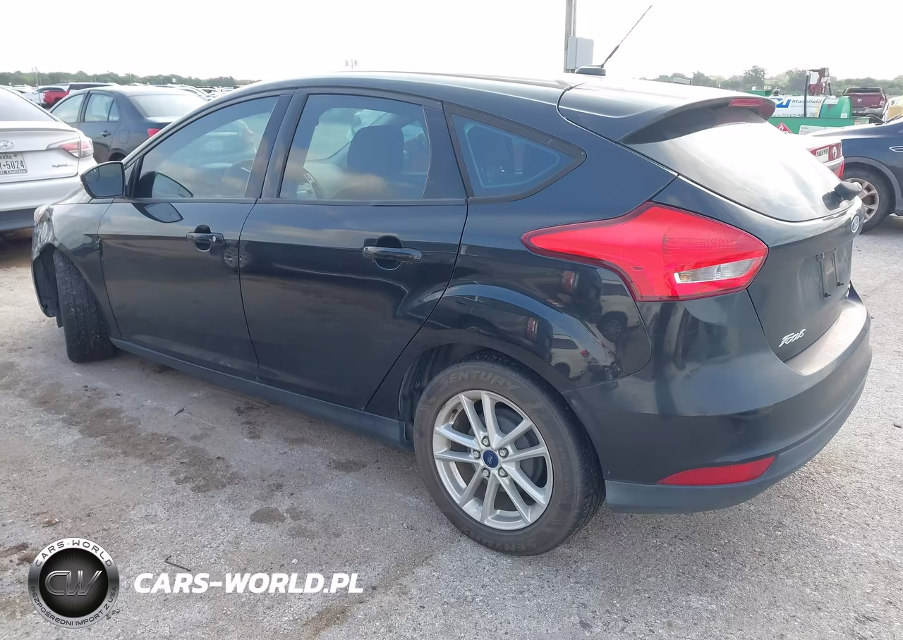 2015 Ford Focus Se VIN:1FADP3K28FL230430 - 3