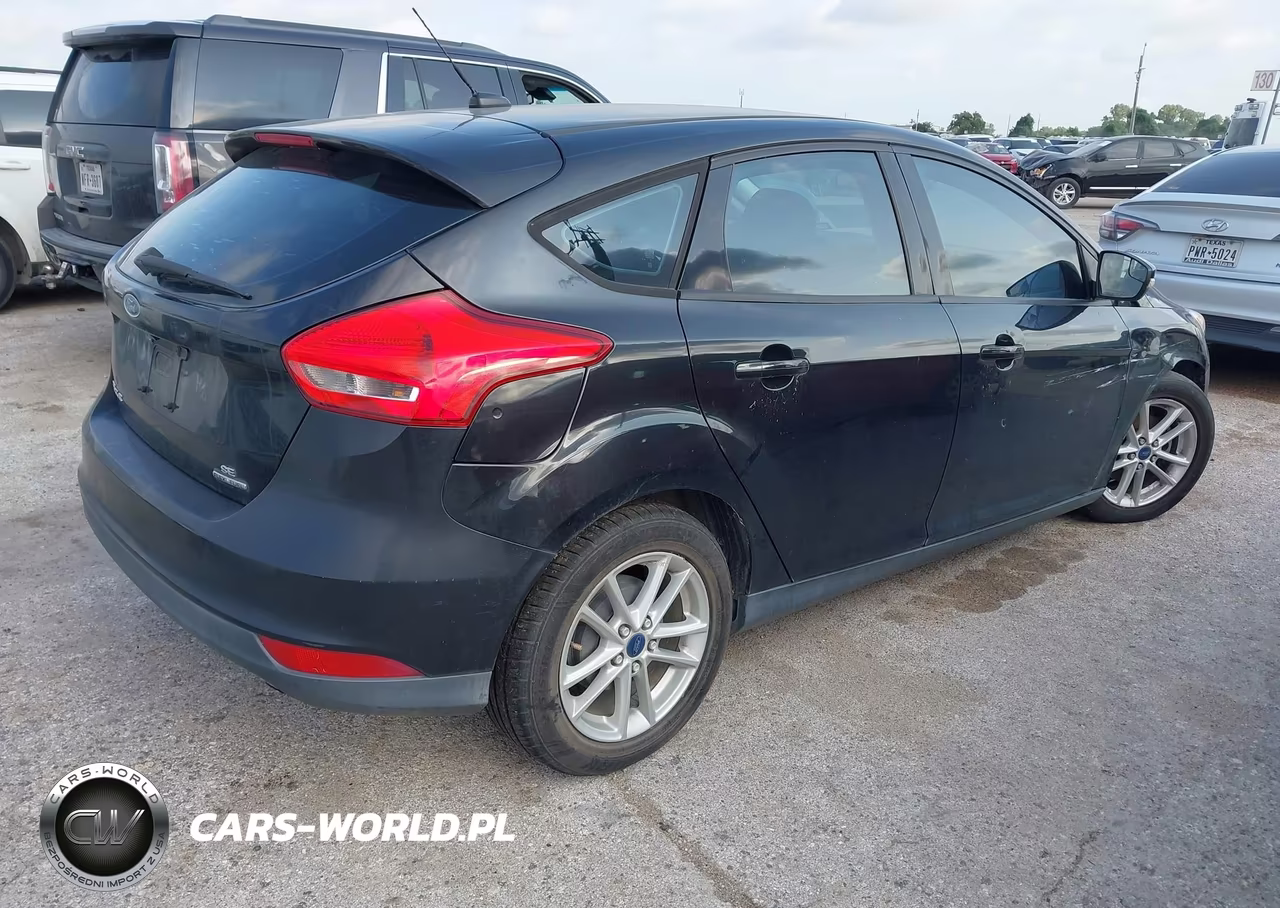 2015 Ford Focus Se VIN:1FADP3K28FL230430 - 4