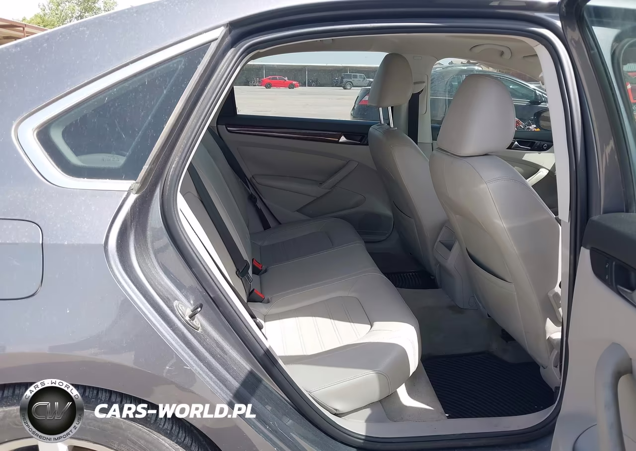 2012 Volkswagen Passat 2.5L Sel VIN:1VWCP7A39CC026784 - 8