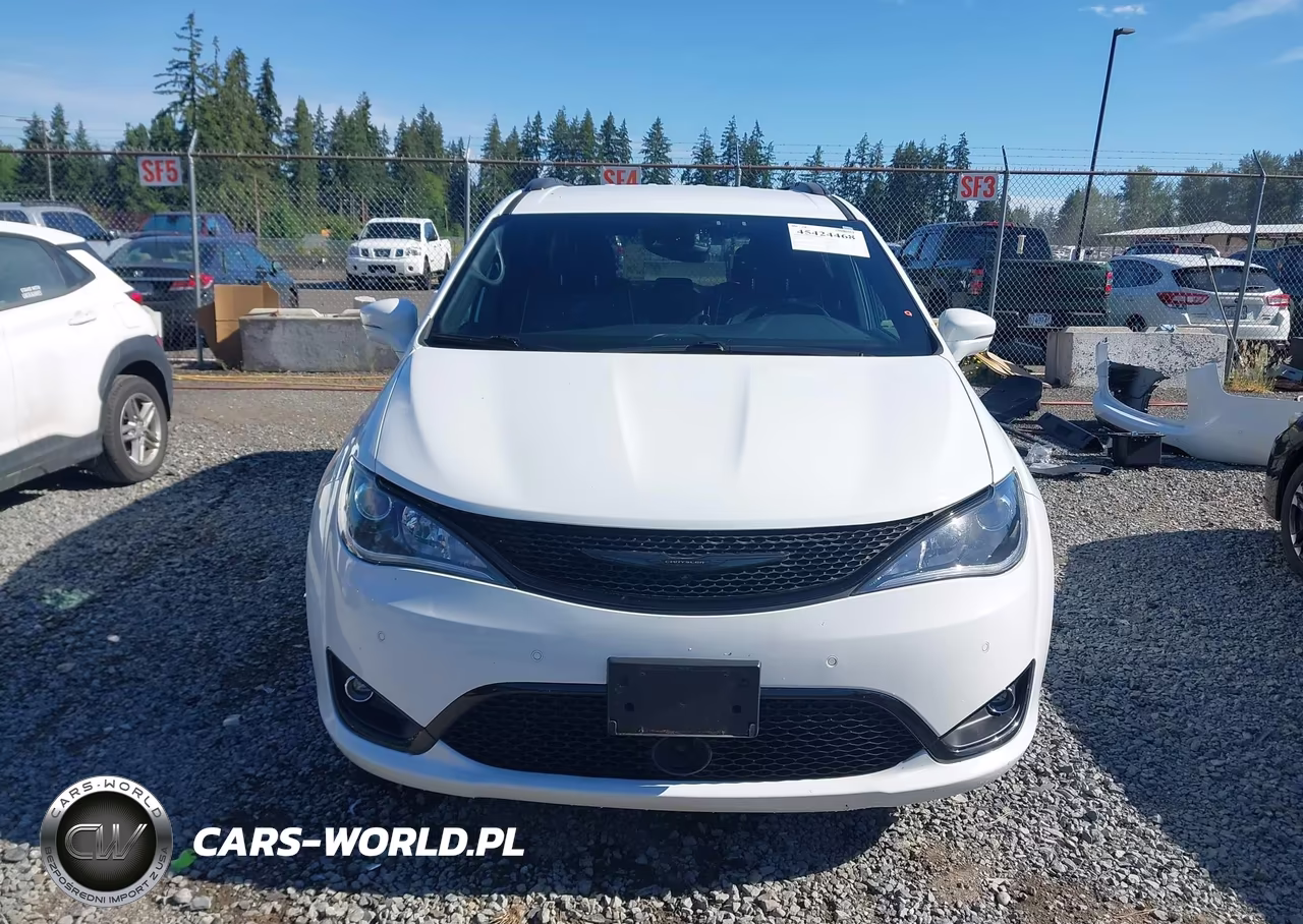 2018 Chrysler Pacifica Limited VIN:2C4RC1GG8JR358350 - 13