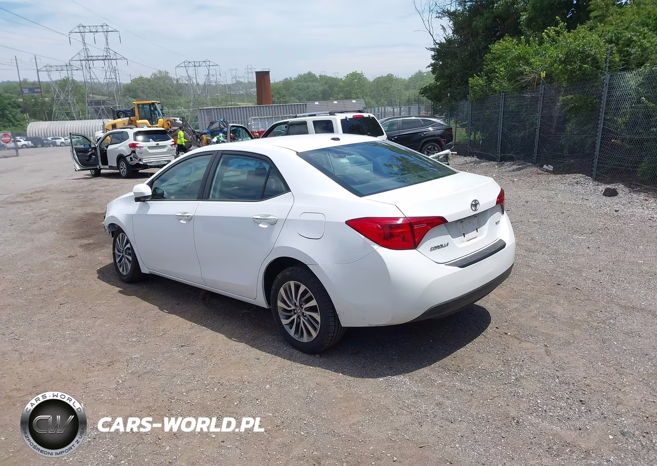 2017 Toyota Corolla Xle VIN:2T1BURHE1HC882587 - 3