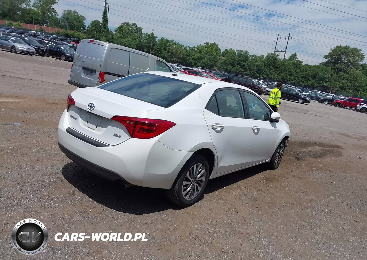 2017 Toyota Corolla Xle VIN:2T1BURHE1HC882587 - 4