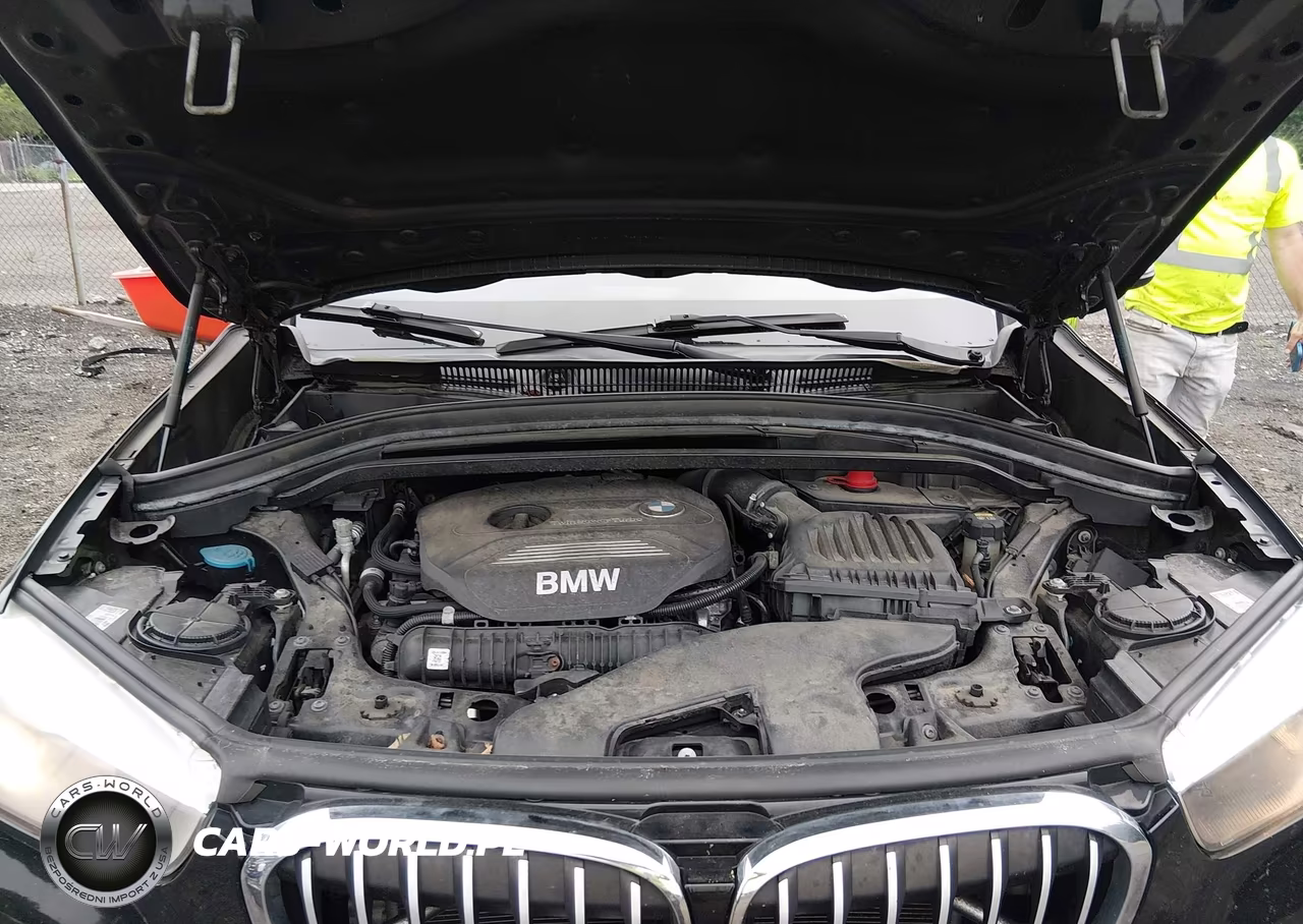 2018 BMW X1 xDrive28I VIN:WBXHT3C30J5L29886 - 10