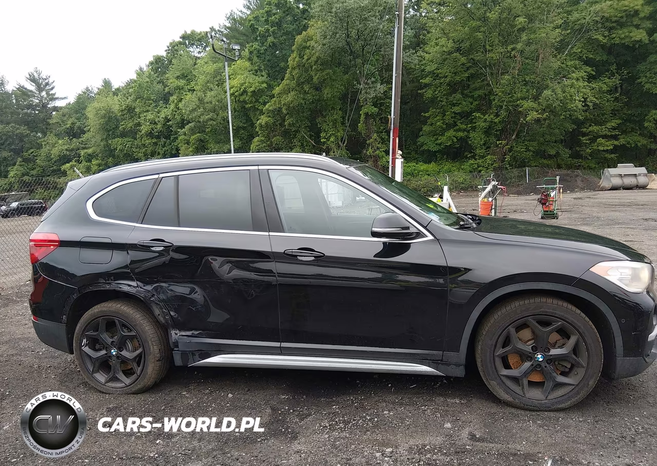 2018 BMW X1 xDrive28I VIN:WBXHT3C30J5L29886 - 13