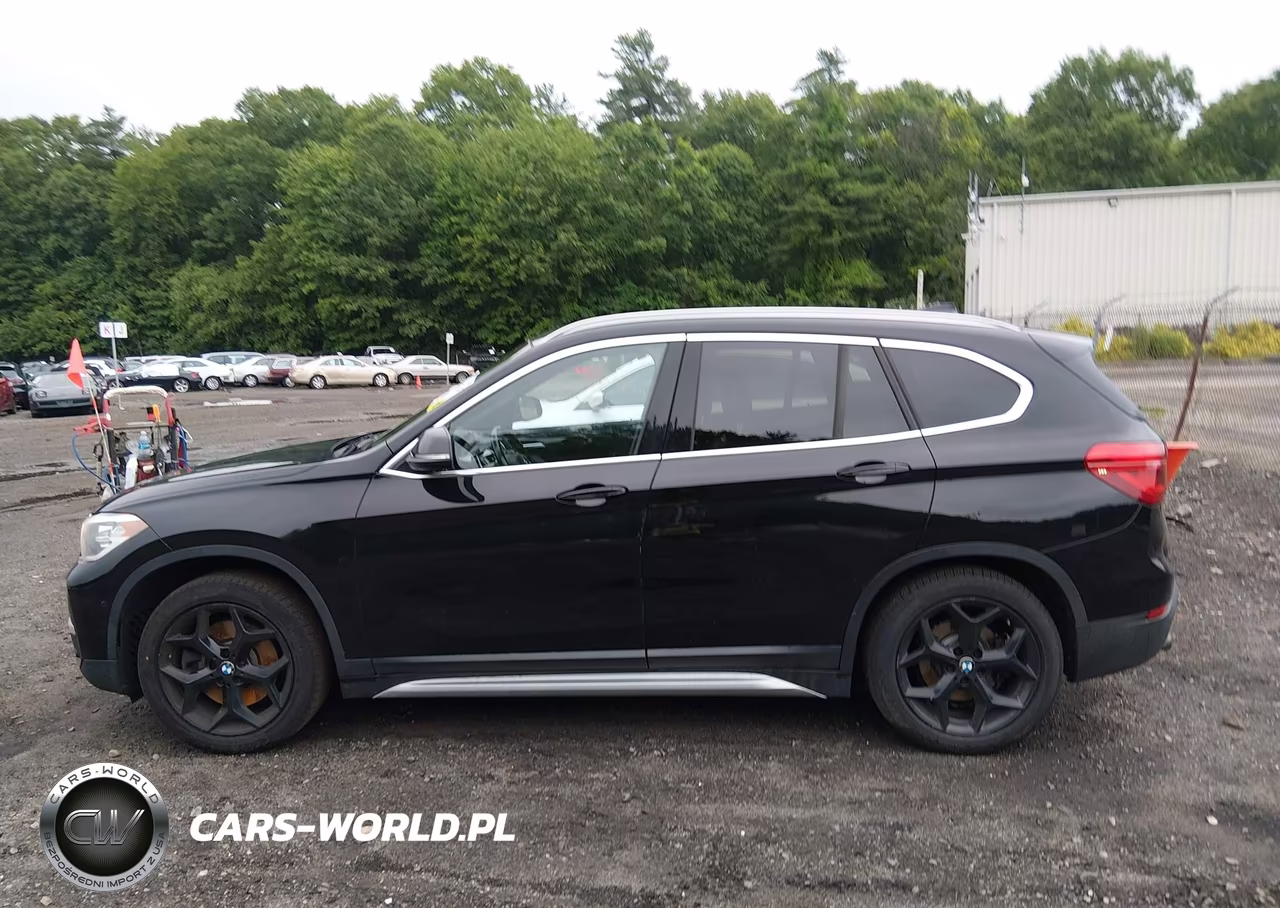 2018 BMW X1 xDrive28I VIN:WBXHT3C30J5L29886 - 14