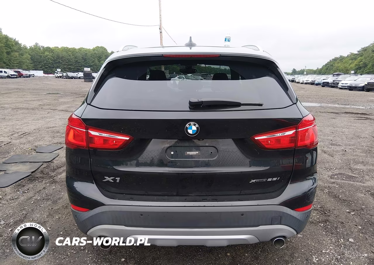 2018 BMW X1 xDrive28I VIN:WBXHT3C30J5L29886 - 16