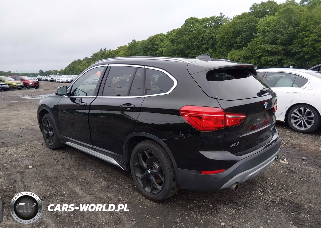 2018 BMW X1 xDrive28I VIN:WBXHT3C30J5L29886 - 3