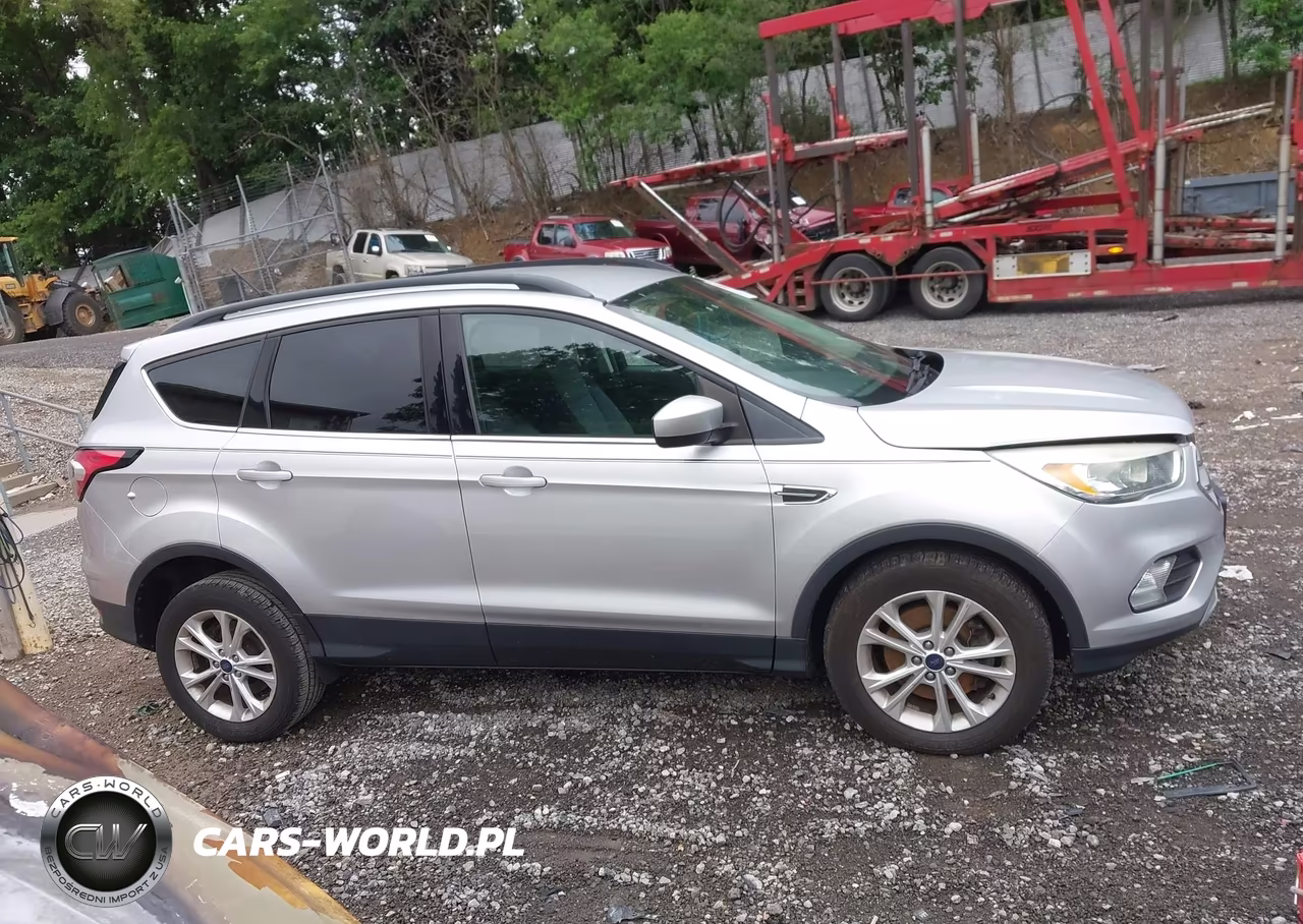 2018 Ford Escape Se VIN:1FMCU9GDXJUA93338 - 13