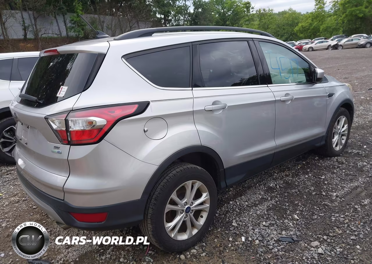 2018 Ford Escape Se VIN:1FMCU9GDXJUA93338 - 4