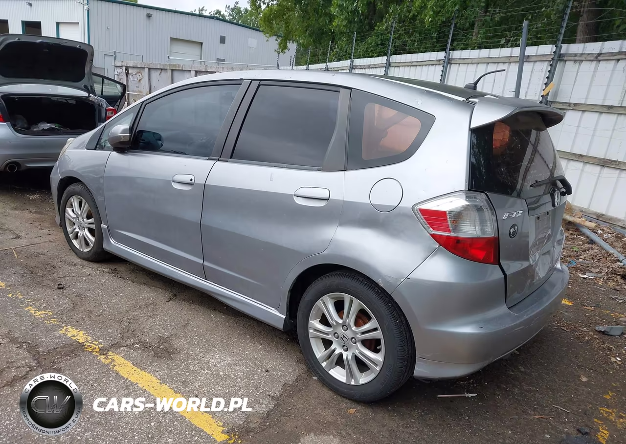 2010 Honda Fit Sport VIN:JHMGE8H45AC014688 - 3