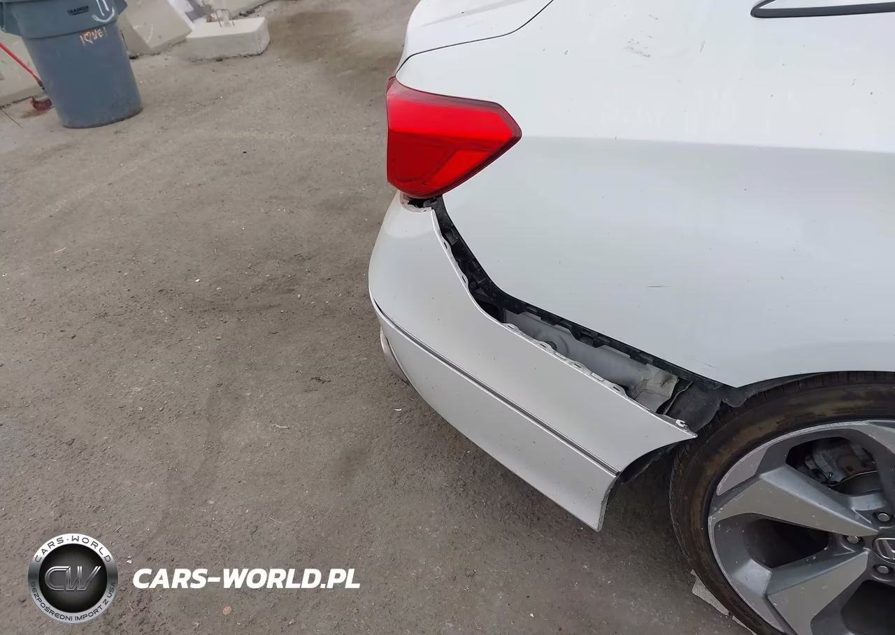 2018 Honda Accord Touring VIN:1HGCV1F95JA070889 - 18