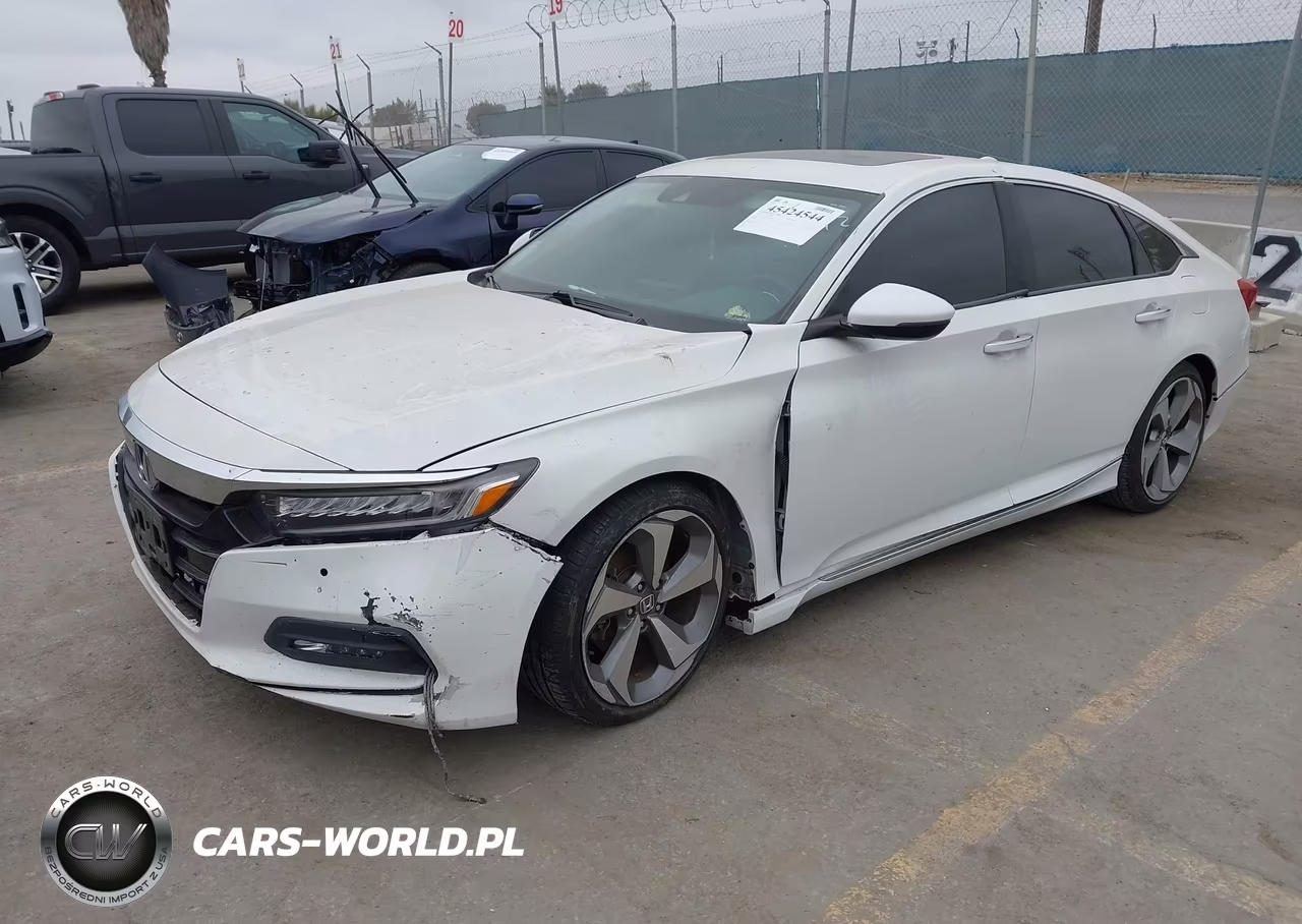 2018 Honda Accord Touring VIN:1HGCV1F95JA070889 - 2