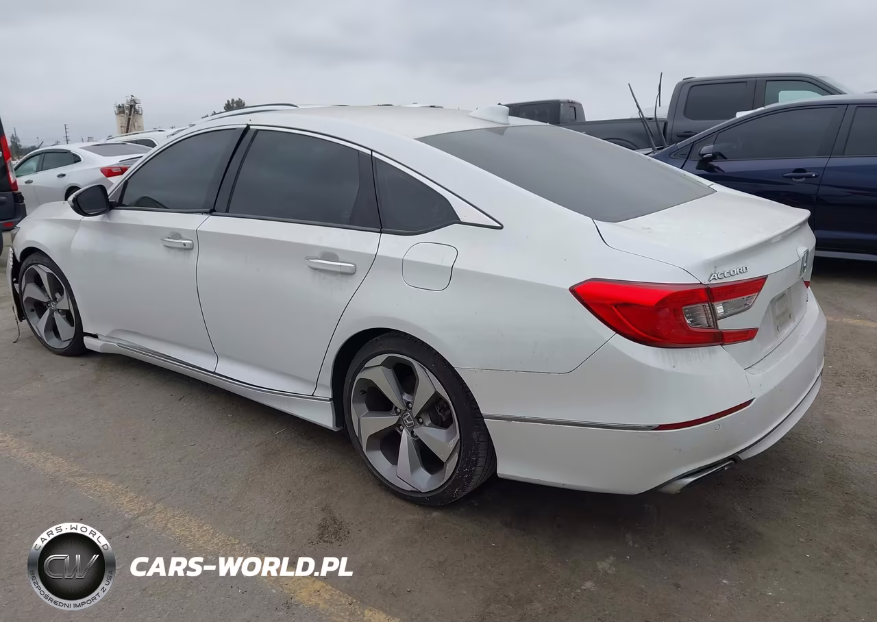 2018 Honda Accord Touring VIN:1HGCV1F95JA070889 - 3