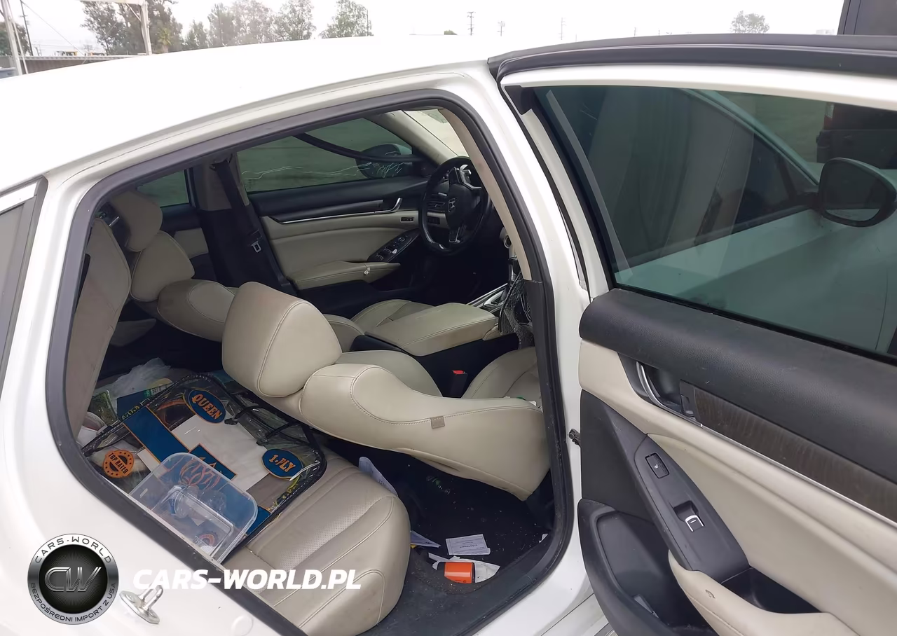 2018 Honda Accord Touring VIN:1HGCV1F95JA070889 - 8