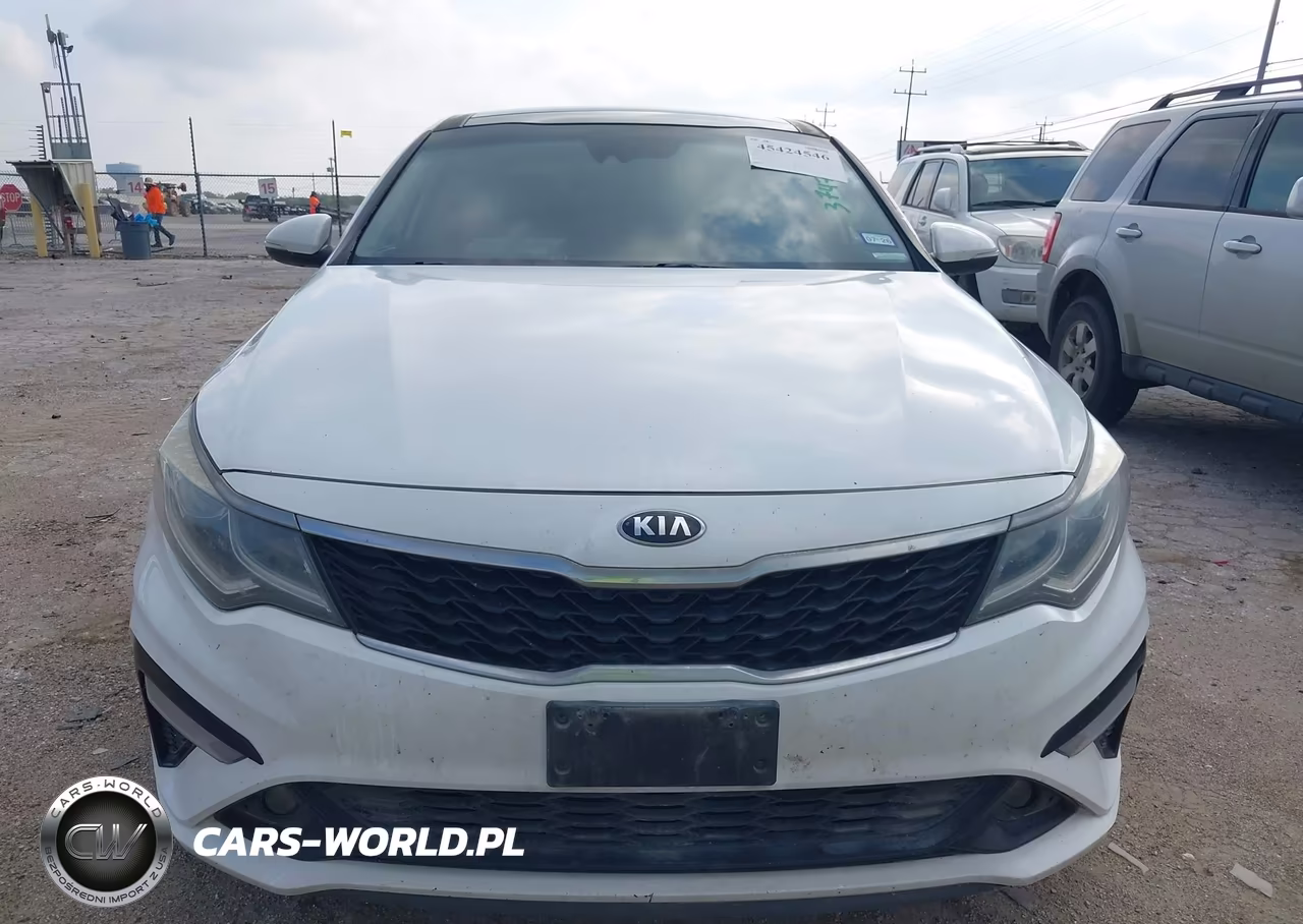 2019 Kia Optima S VIN:5XXGT4L38KG374747 - 11