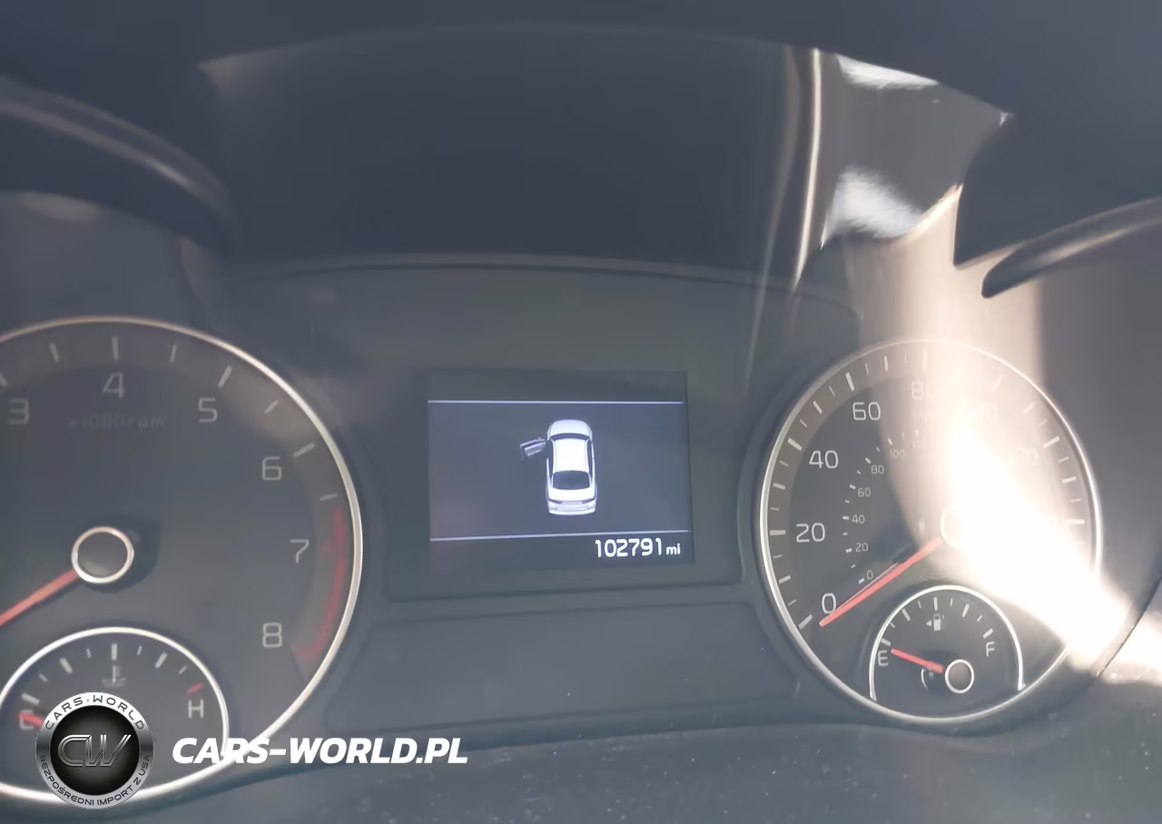 2019 Kia Optima S VIN:5XXGT4L38KG374747 - 7