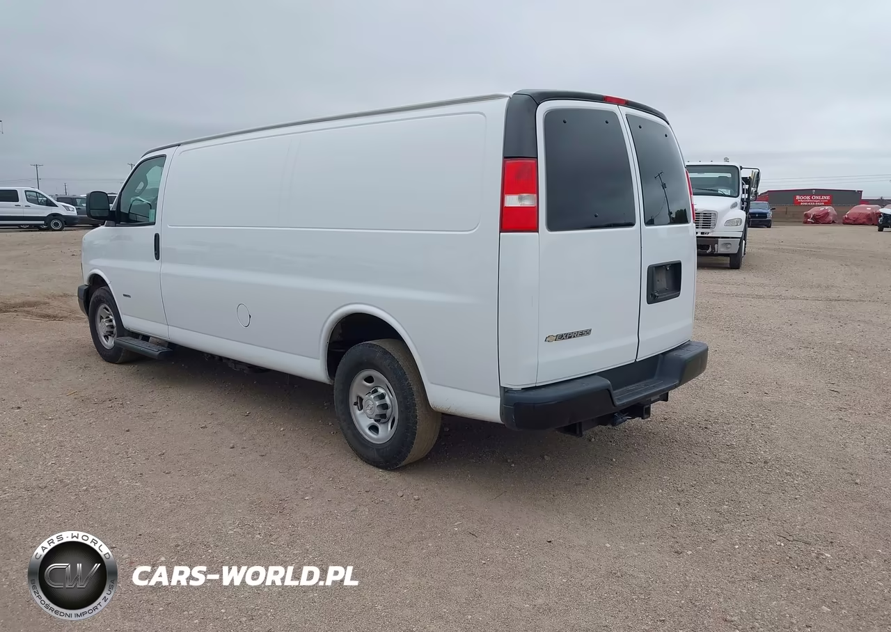 2019 Chevrolet Express 2500 Work Van VIN:1GCWGBF13K1334246 - 3