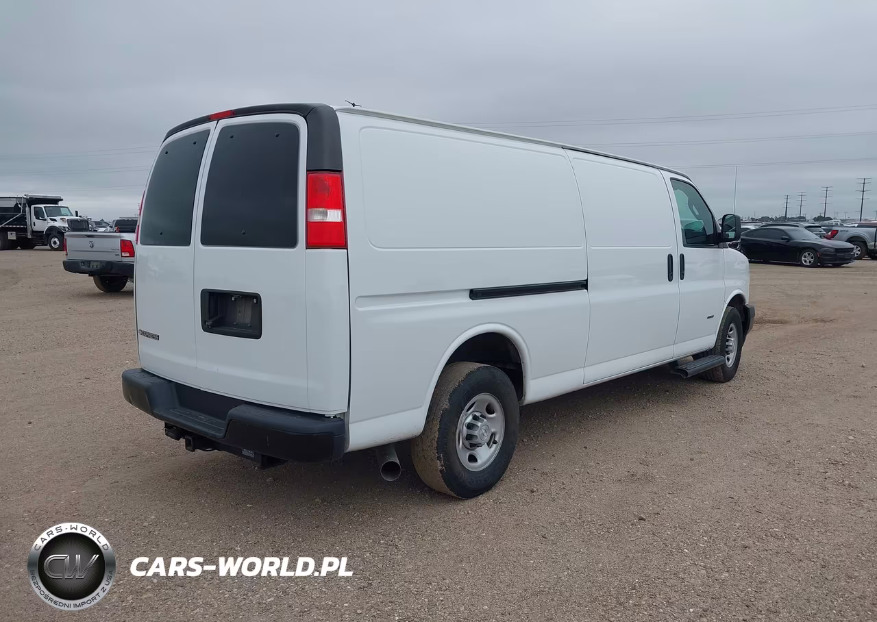 2019 Chevrolet Express 2500 Work Van VIN:1GCWGBF13K1334246 - 4