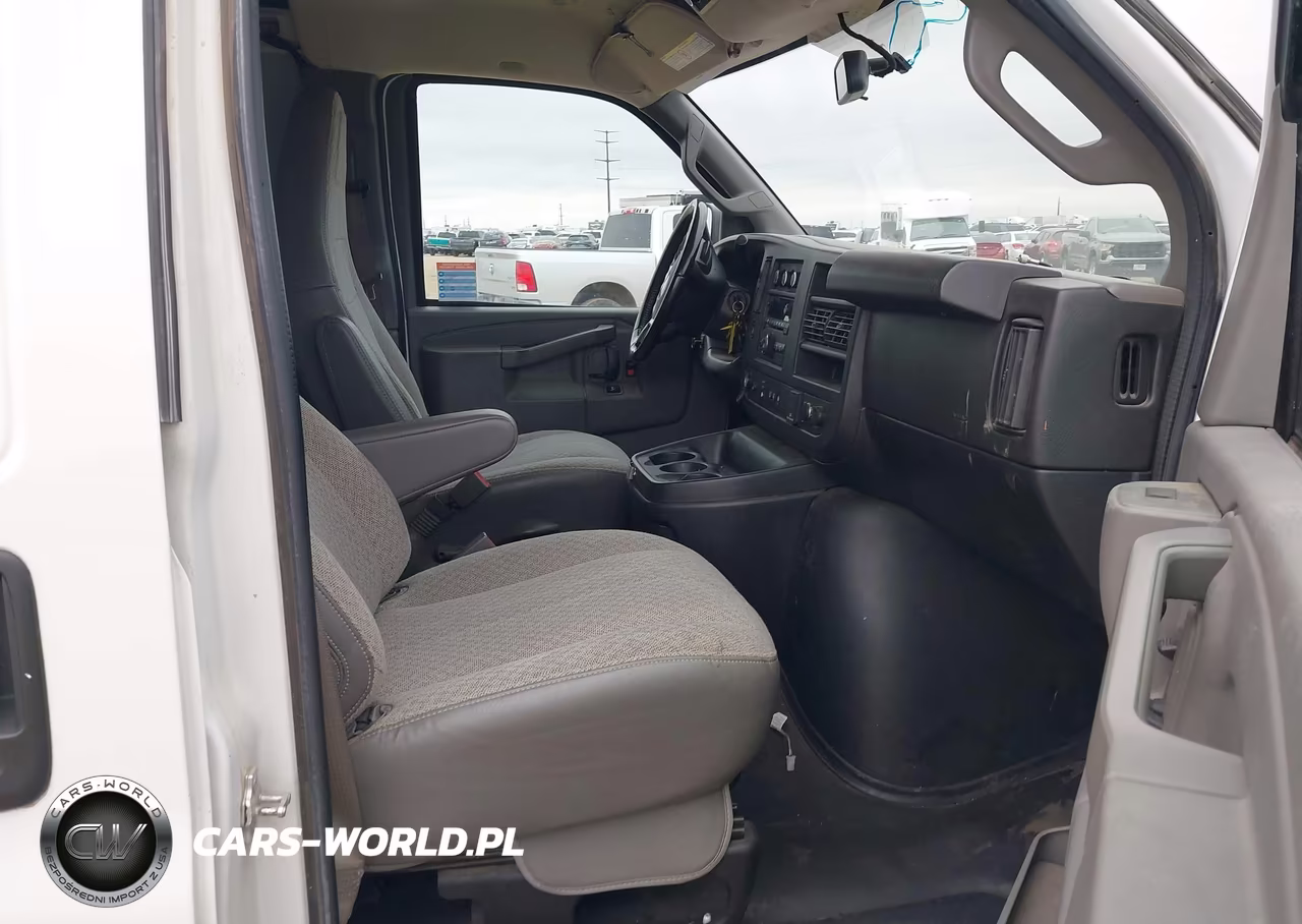 2019 Chevrolet Express 2500 Work Van VIN:1GCWGBF13K1334246 - 5