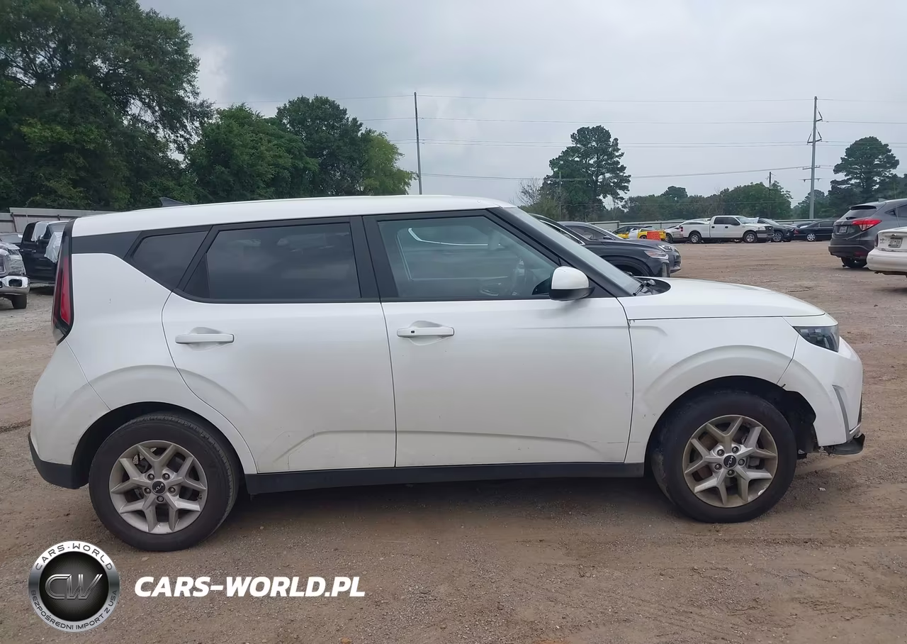 2024 Kia Soul S VIN:KNDJ23AU0R7914593 - 12