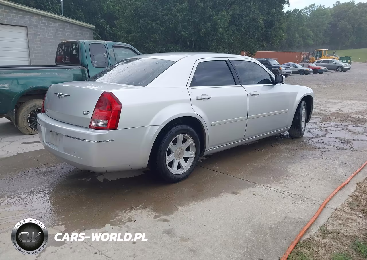 2005 Chrysler 300 Touring VIN:2C3JA53G15H585363 - 4
