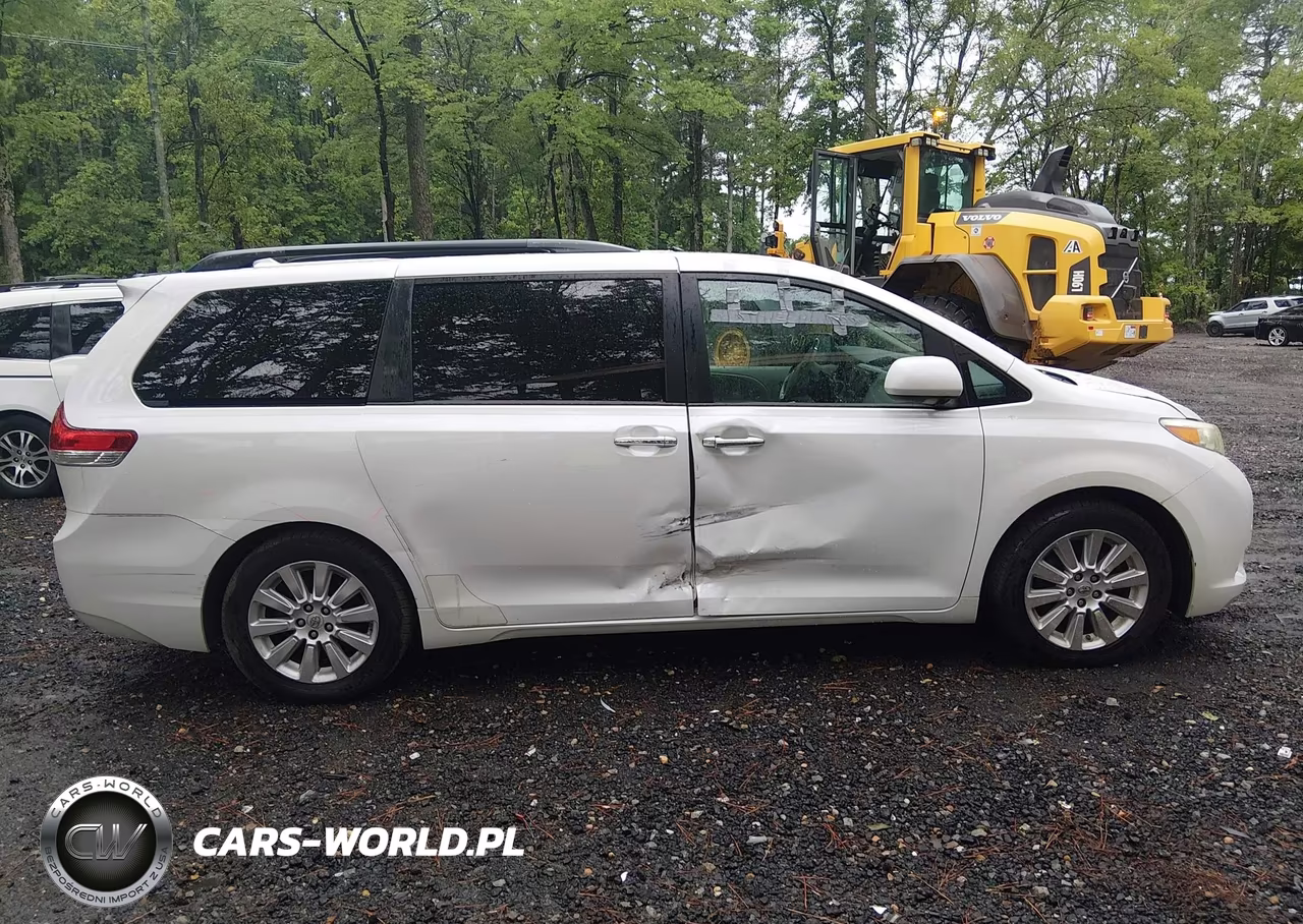 2011 Toyota Sienna Limited V6 VIN:5TDYK3DC0BS086249 - 13