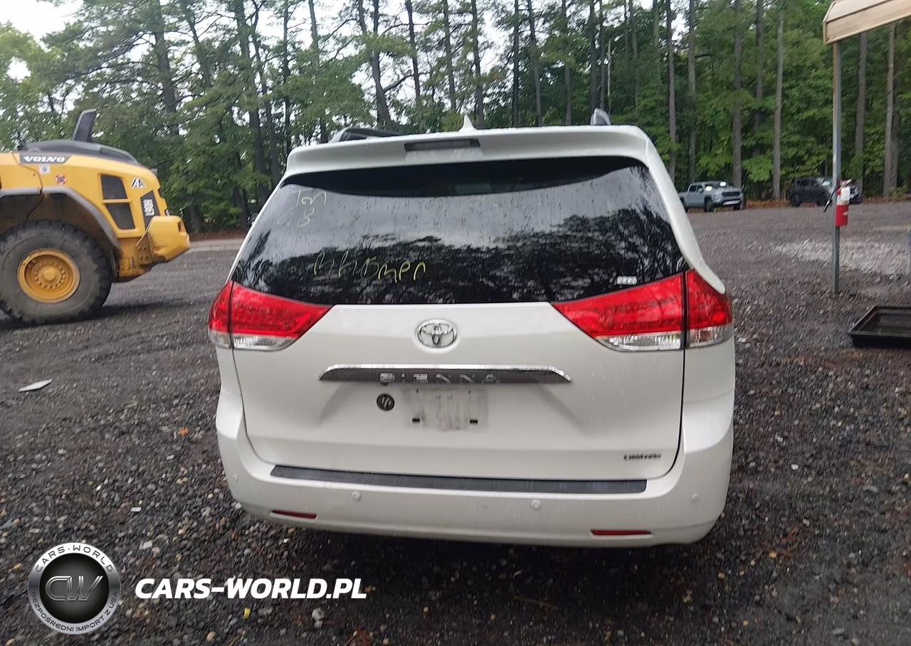 2011 Toyota Sienna Limited V6 VIN:5TDYK3DC0BS086249 - 16