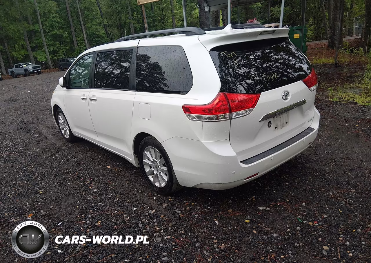 2011 Toyota Sienna Limited V6 VIN:5TDYK3DC0BS086249 - 3