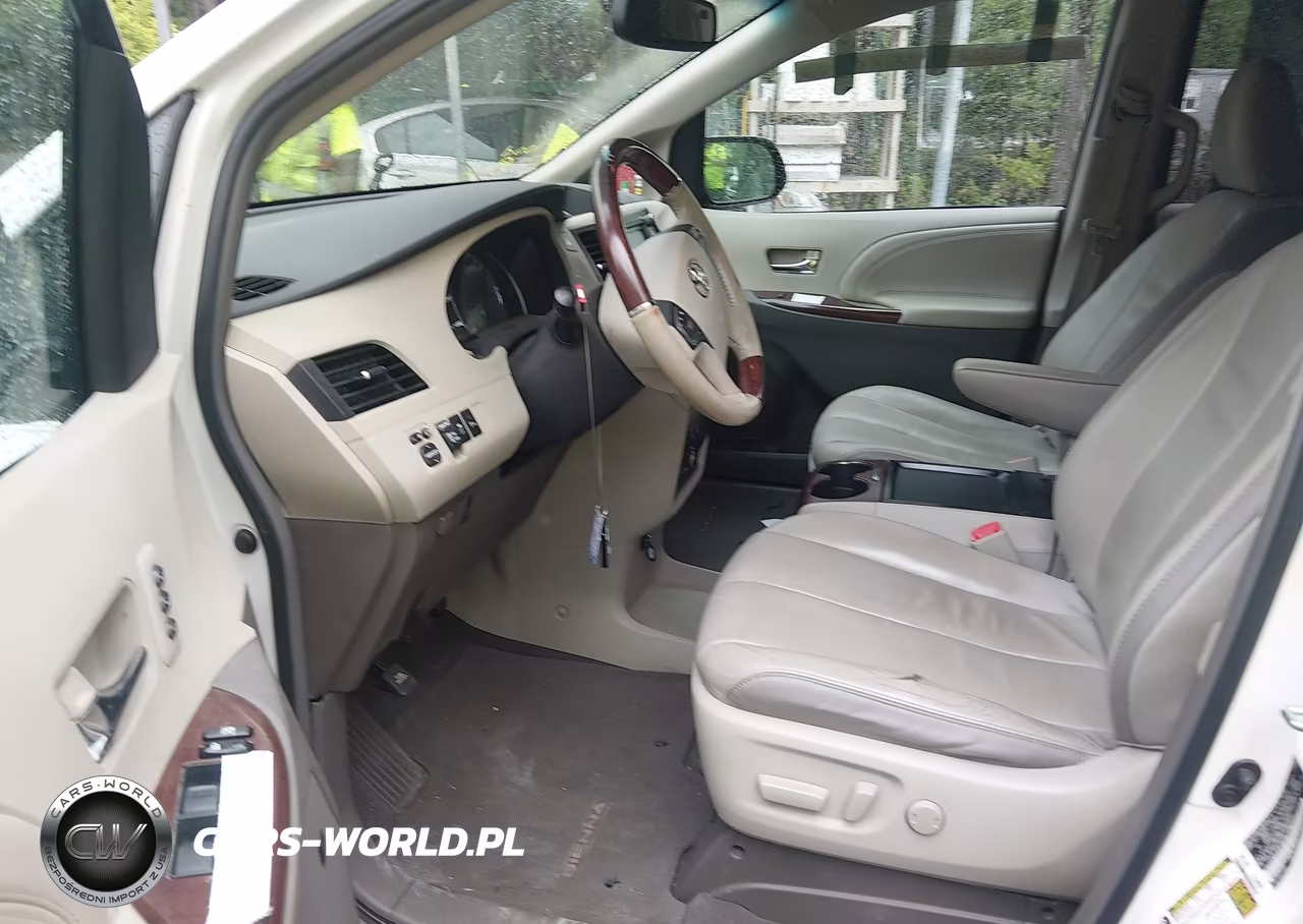 2011 Toyota Sienna Limited V6 VIN:5TDYK3DC0BS086249 - 5