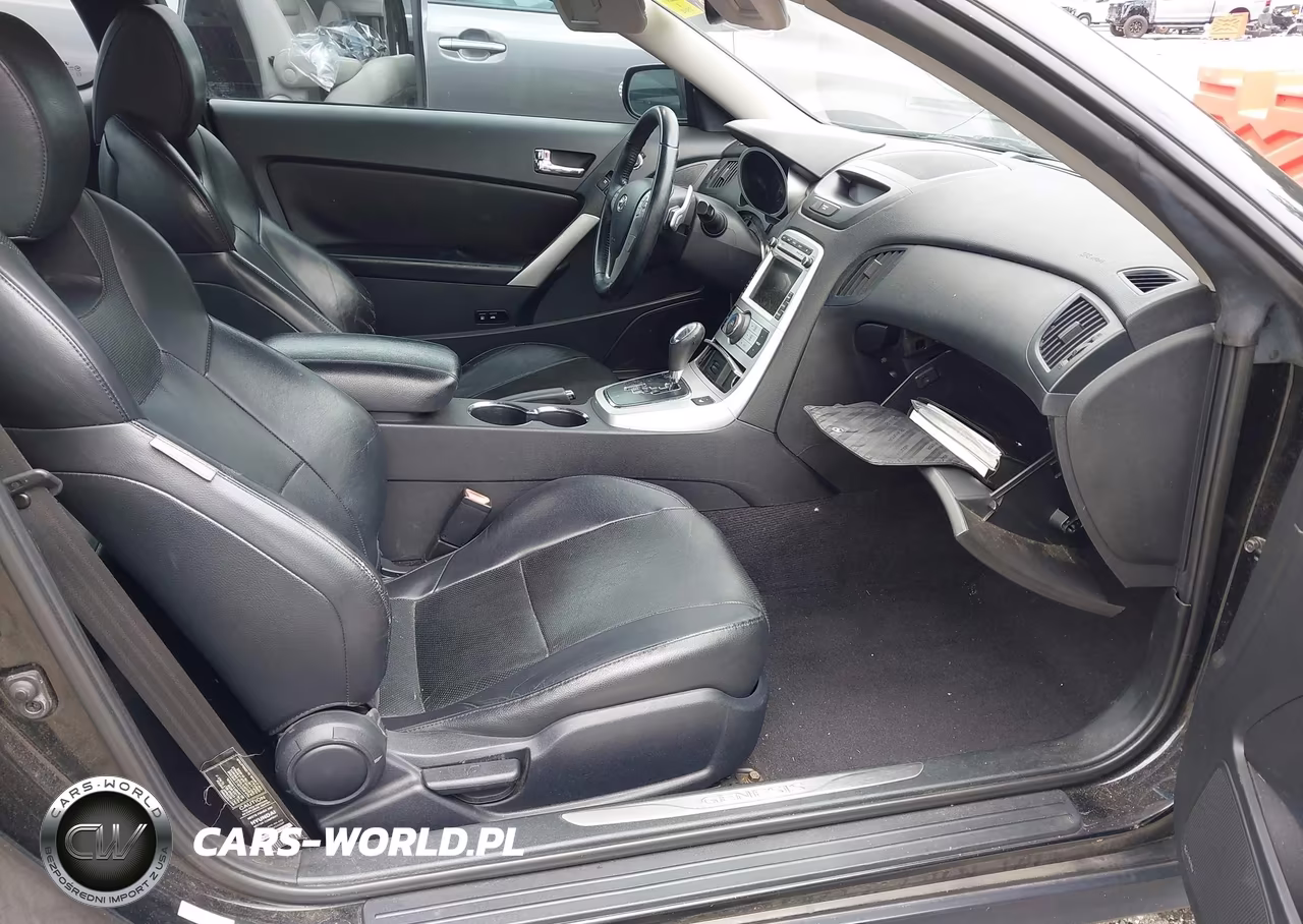 2010 Hyundai Genesis 3.8 Track VIN:KMHHU6KH3AU027972 - 5