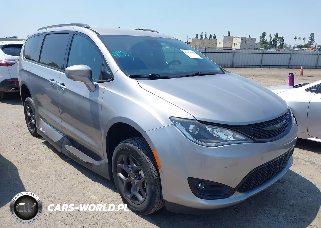 2018 Chrysler Pacifica Touring L Plus